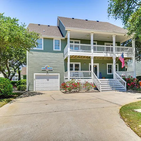 Spacious Outer Banks Home - Golf And Beach Access!